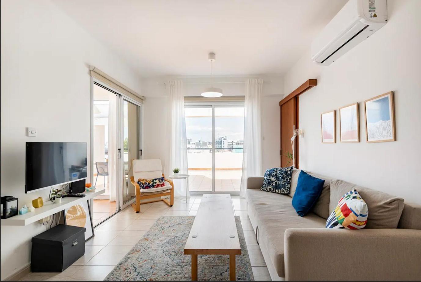 Top Floor Apartment City Center Larnaca Buitenkant foto