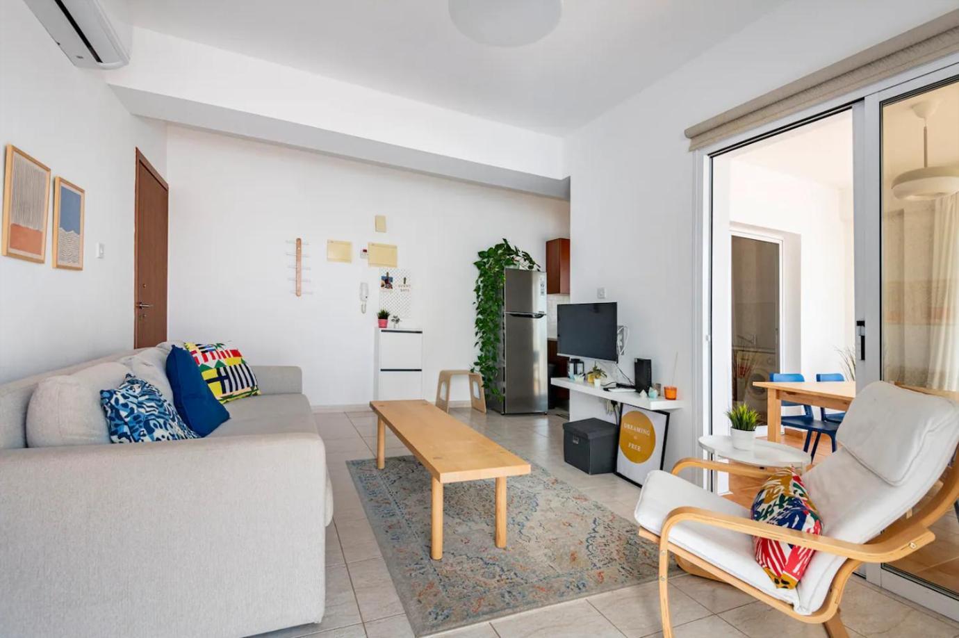 Top Floor Apartment City Center Larnaca Buitenkant foto